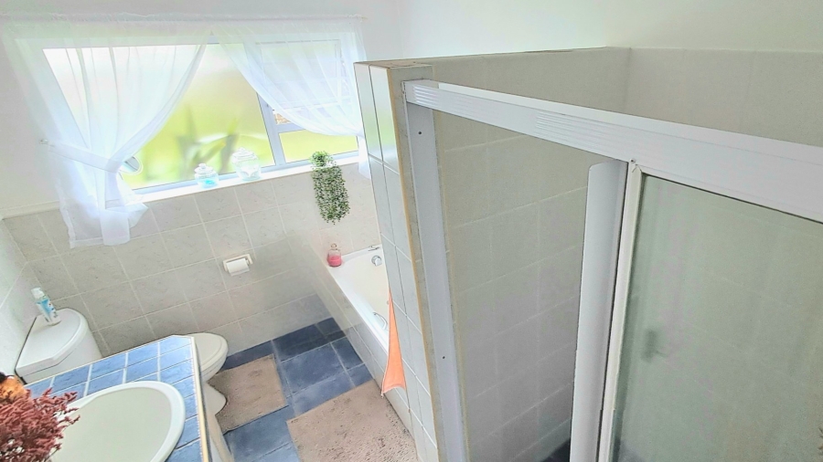 4 Bedroom Property for Sale in Seaview Eastern Cape